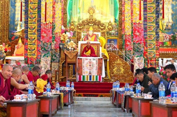 སེར་བྱེས་མཁས་སྙན་གྲྭ་ཚང་གི་མཁན་རབས་ ༧༨ པའི་ཁྲི་འདོན་གྱི་མཛད་སྒོ།