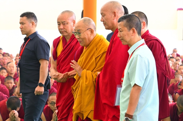 ྋསྤྱི་ནོར་ྋགོང་ས་ྋསྐྱབས་མགོན་ཆེན་པོ་བྱམས་ཆོས་དང་རིགས་ཚོགས་དམ་བཅའི་ཚོགས་མགོན་དུ་ཆིབས་བསྒྱུར་བཀའ་དྲིན་བསྐྱངས།