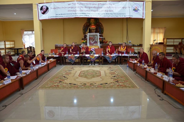 དབུ་མའི་བགྲོ་གླེང་གནང་།