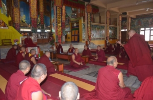 ལོ་འཁོར་རྩོད་རྒྱུགས་དབུ་འཛུགས་བྱས།