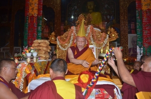 བྱང་རྩེ་ཆོས་རྗེ་རིན་པོ་ཆེ་ཁྲི་འདོན་བྱས།