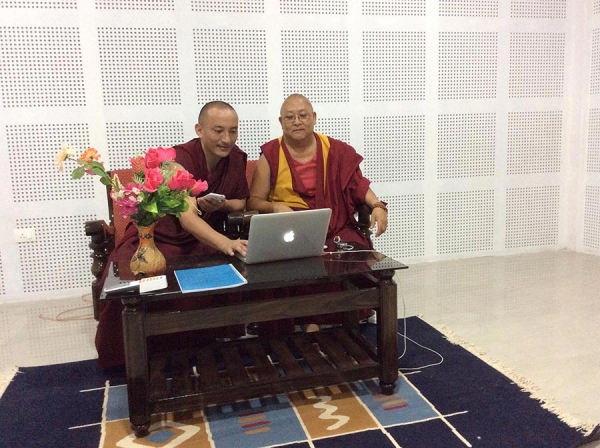 སྒྲ་བརྙན་ཕབ་ལེན་དངོས་སུ་དབུ་བཙུགས།