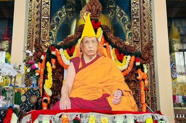 ༸དགའ་ལྡན་ཁྲི་ཐོག་༡༠༤པ་ ༸རྗེ་བཙུན་བློ་བཟང་བསྟན་འཛིན་དཔལ་བཟང་པོ་མཆོག་དགོངས་པ་ཆོས་དབྱིངས་སུ་ཐིམ་ཚུལ་བསྟན།